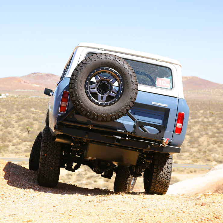 DVF Custom Edition 4" Lift Kit for an International Scout II - by Atlas Suspension