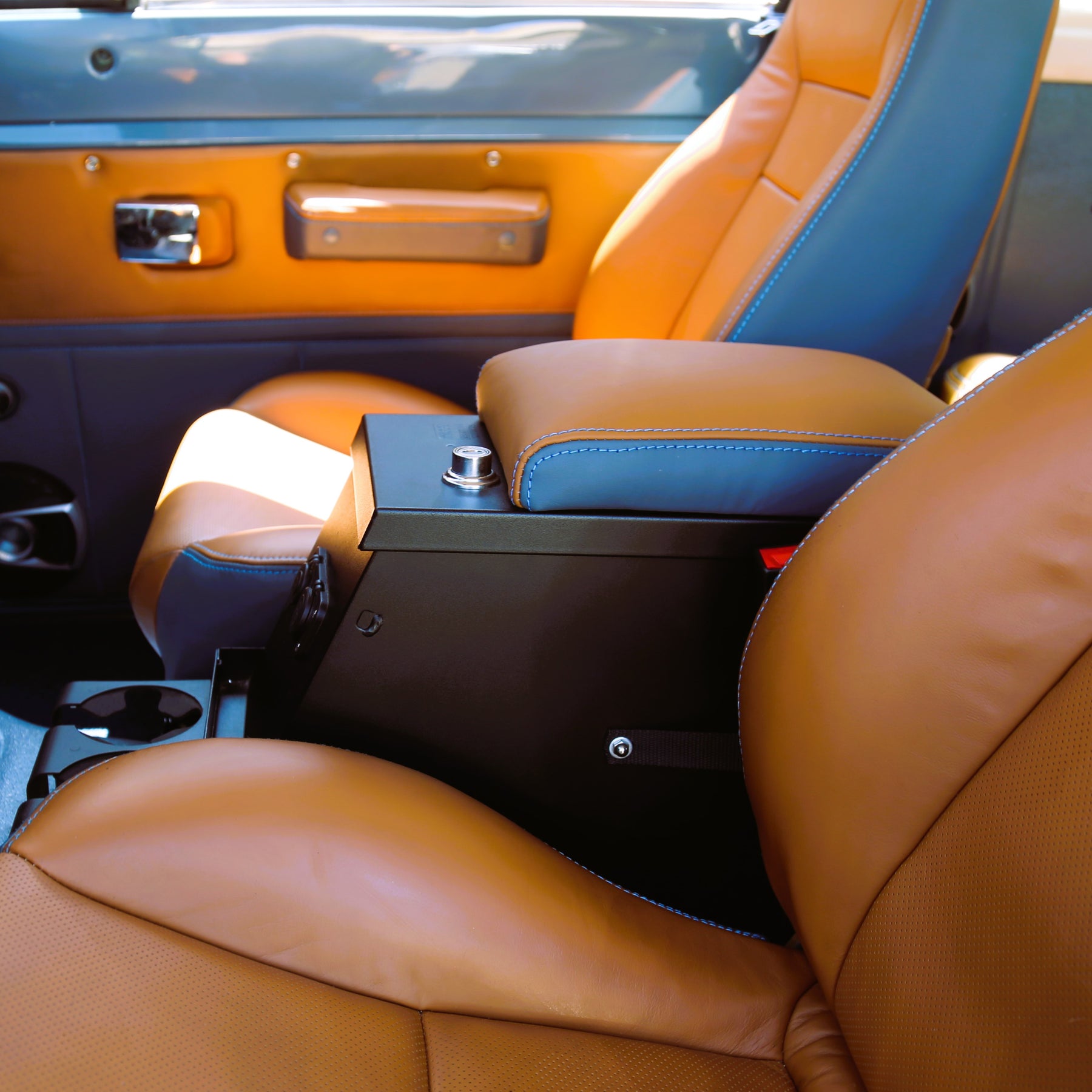 Tuffy Locking Security Console for an International Scout II ...