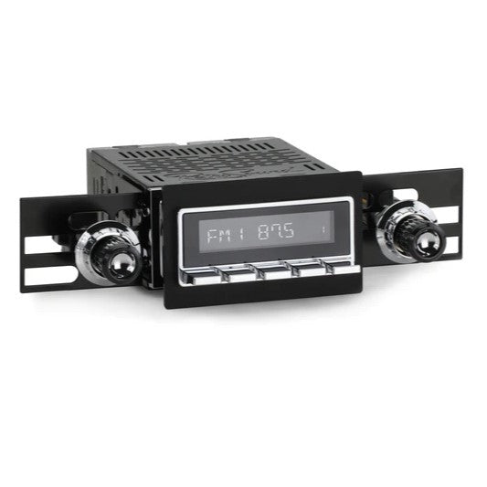 Bluetooth & Sirius Satellite Radio for an International Scout 800 by RetroSound